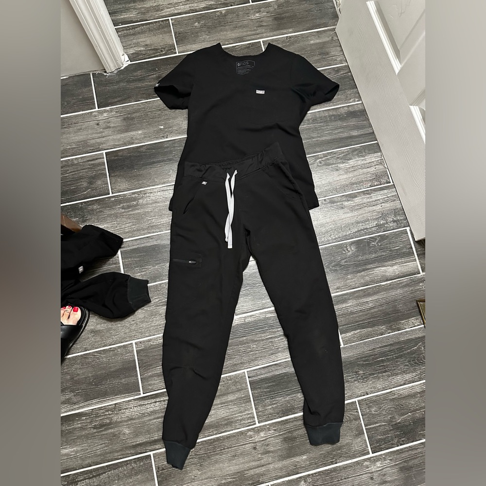 Figs scrubs